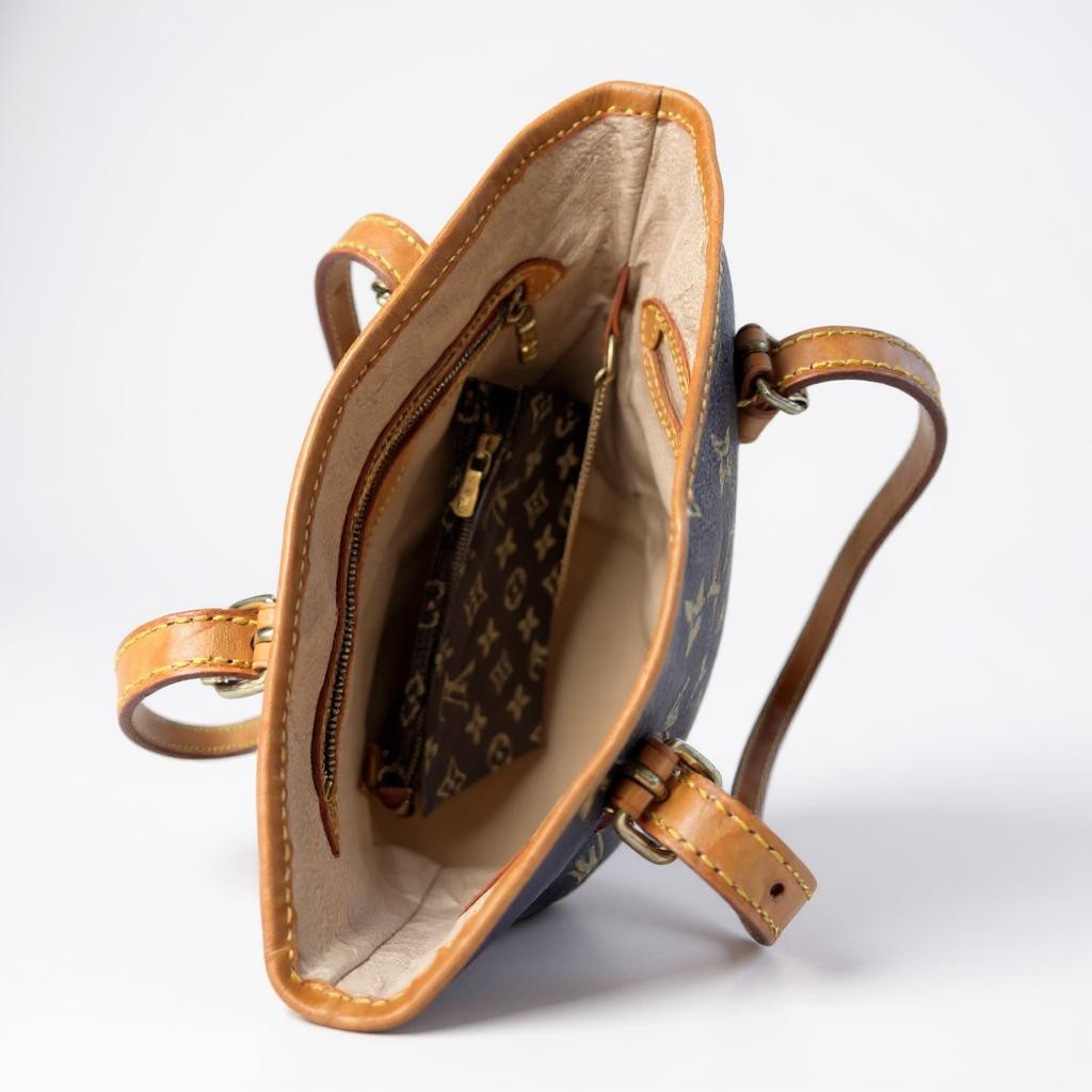 Louis Vuitton Marais